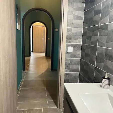 Apartment Spacious And Beautiful House Piraeus