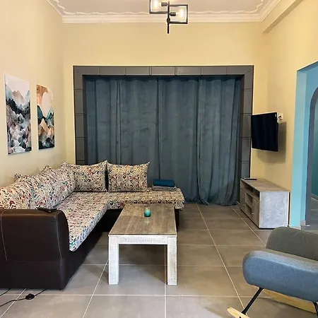 Spacious And Beautiful House * Piraeus