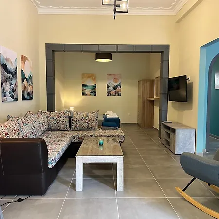 Apartment Spacious And Beautiful House Piraeus
