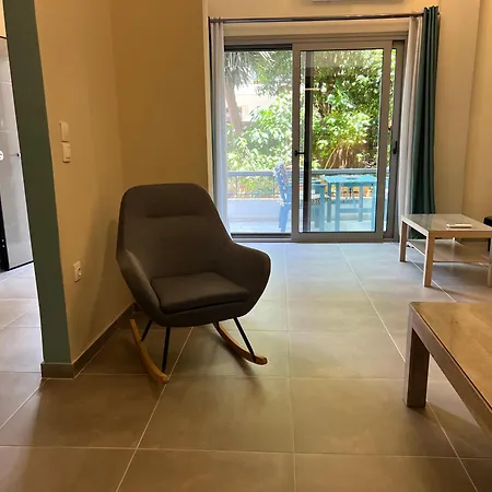 Spacious And Beautiful House Apartment *